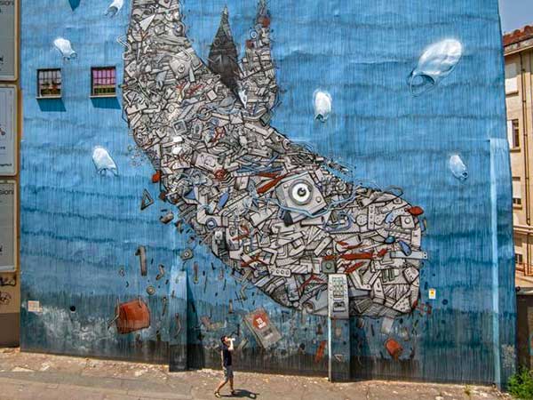 balena murale Toward 2030 torino